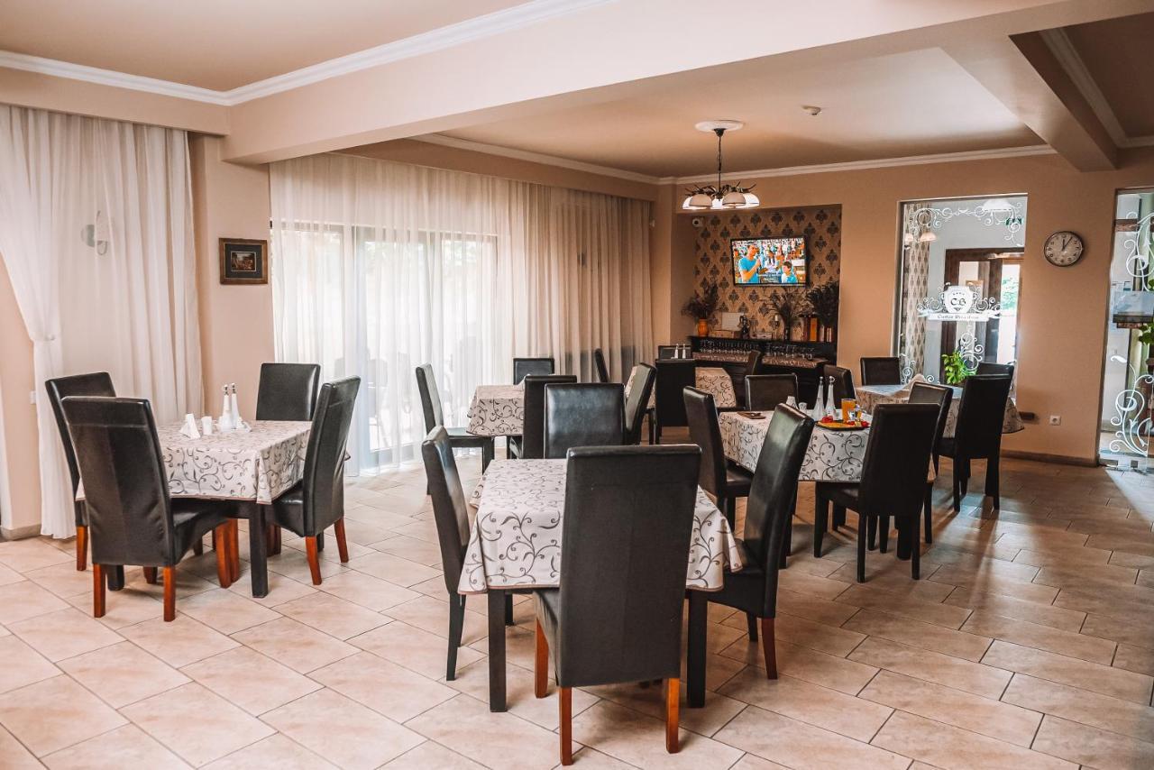 Hotel Curtea Bizantina Suceava Exterior foto