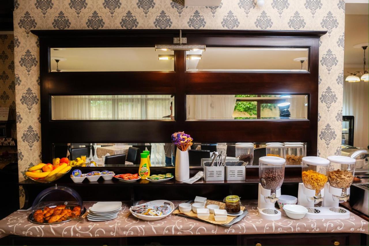 Hotel Curtea Bizantina Suceava Exterior foto