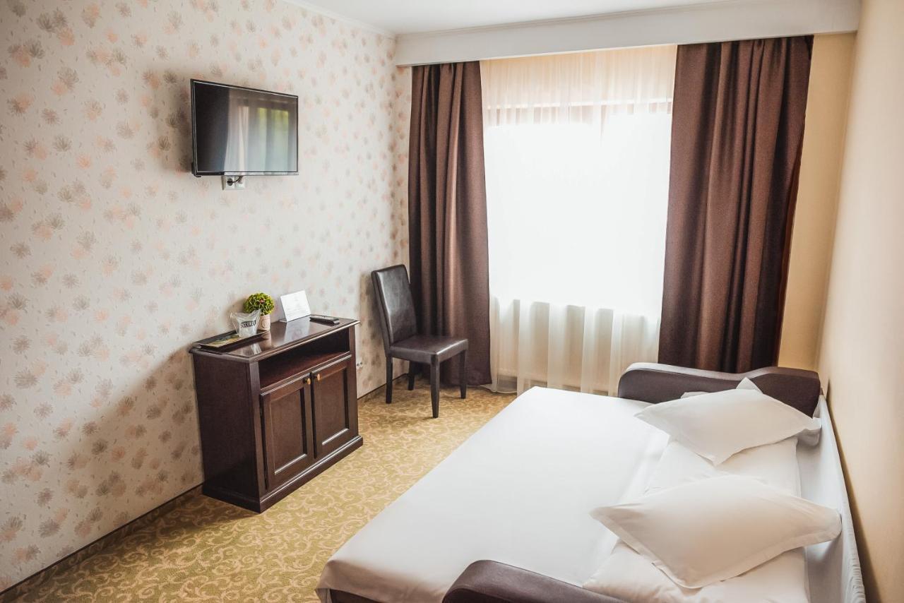 Hotel Curtea Bizantina Suceava Exterior foto
