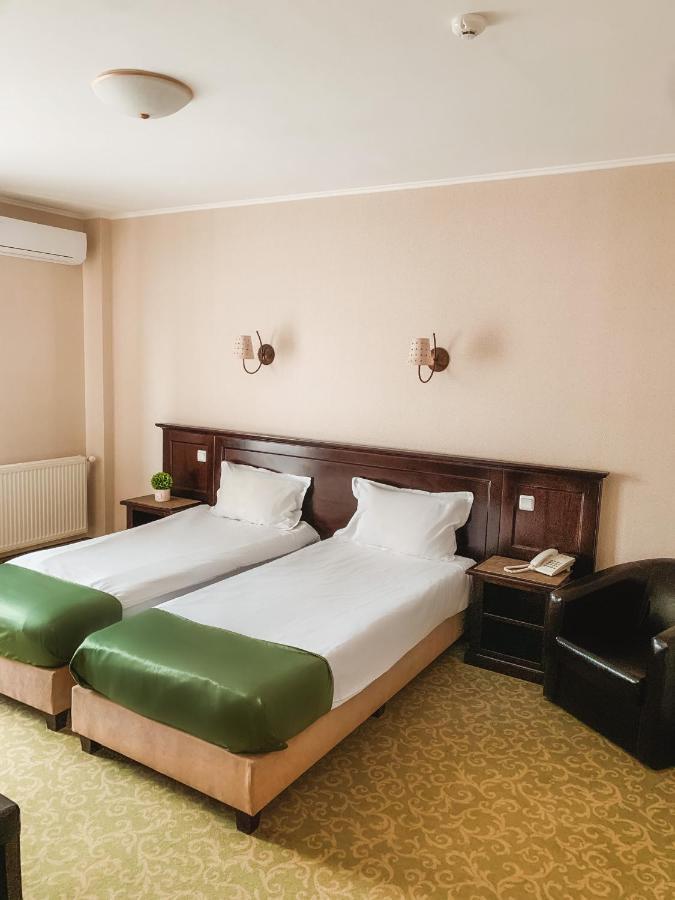 Hotel Curtea Bizantina Suceava Exterior foto