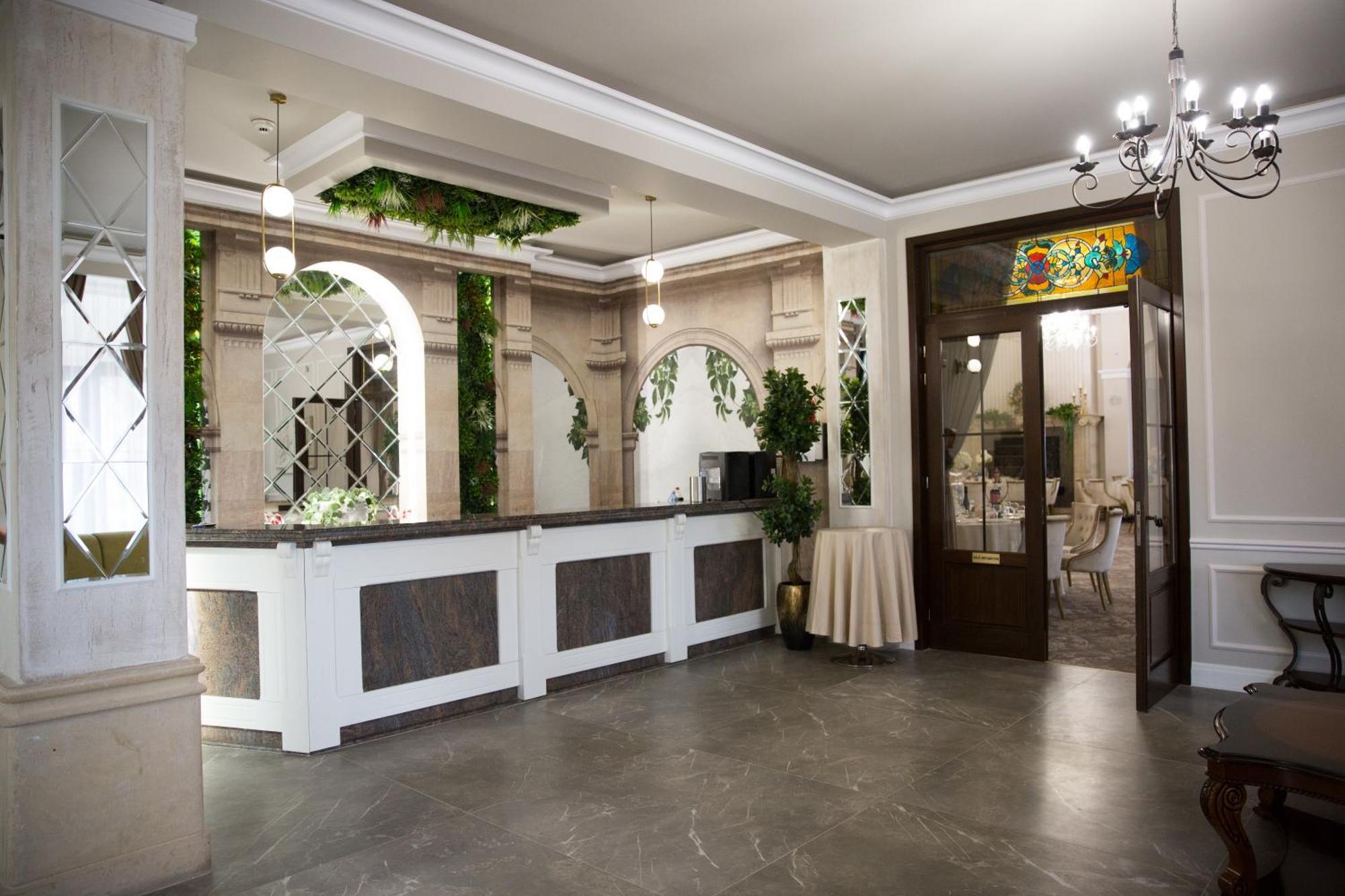 Hotel Curtea Bizantina Suceava Exterior foto