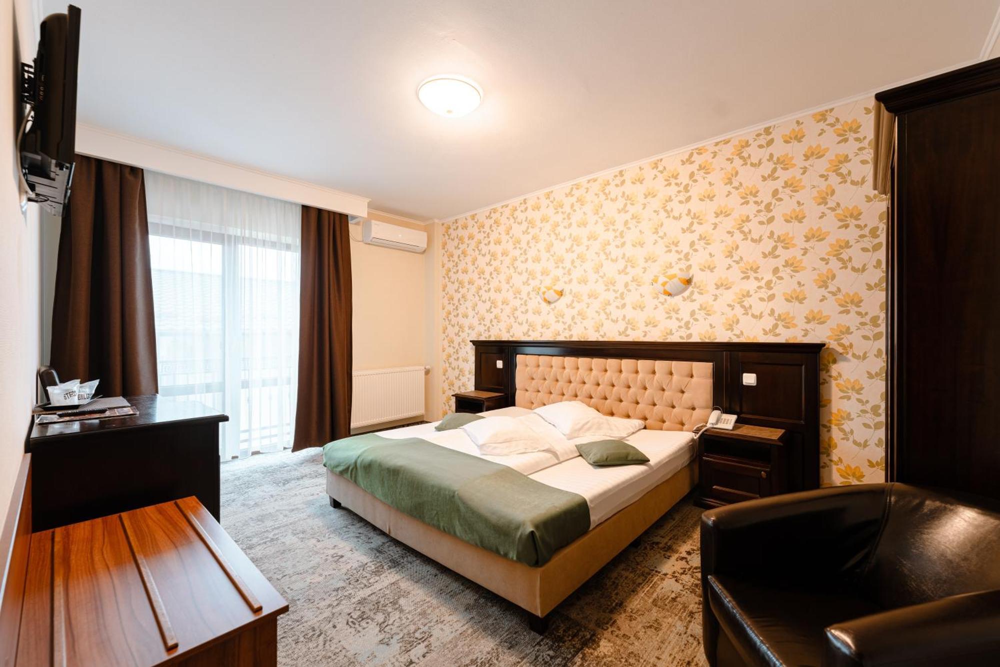 Hotel Curtea Bizantina Suceava Exterior foto