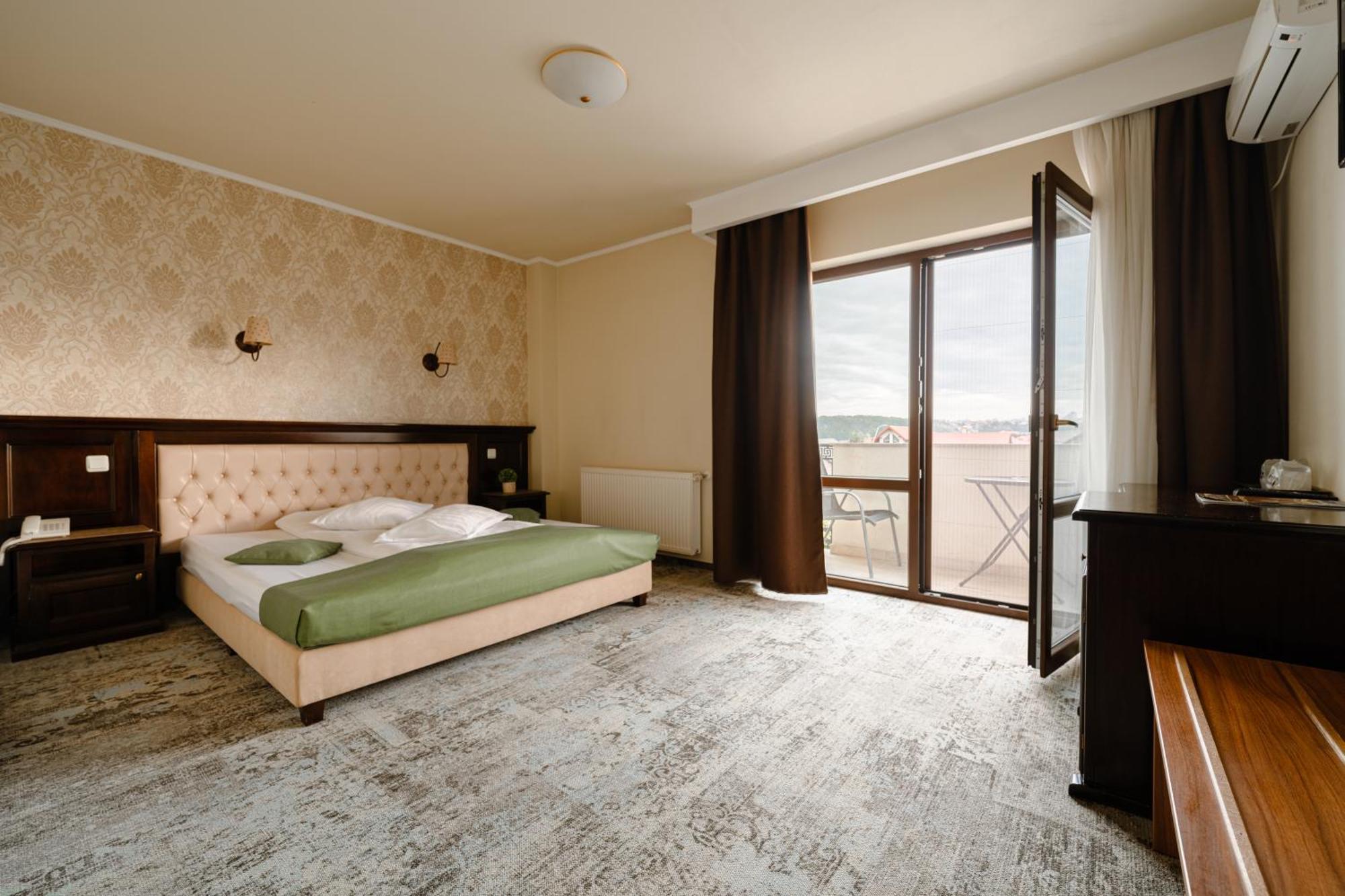 Hotel Curtea Bizantina Suceava Exterior foto
