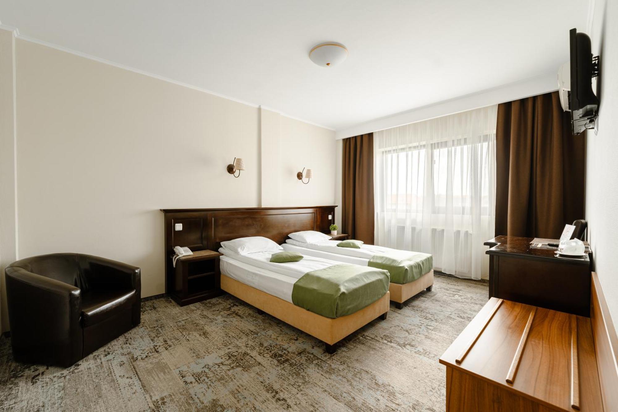 Hotel Curtea Bizantina Suceava Exterior foto