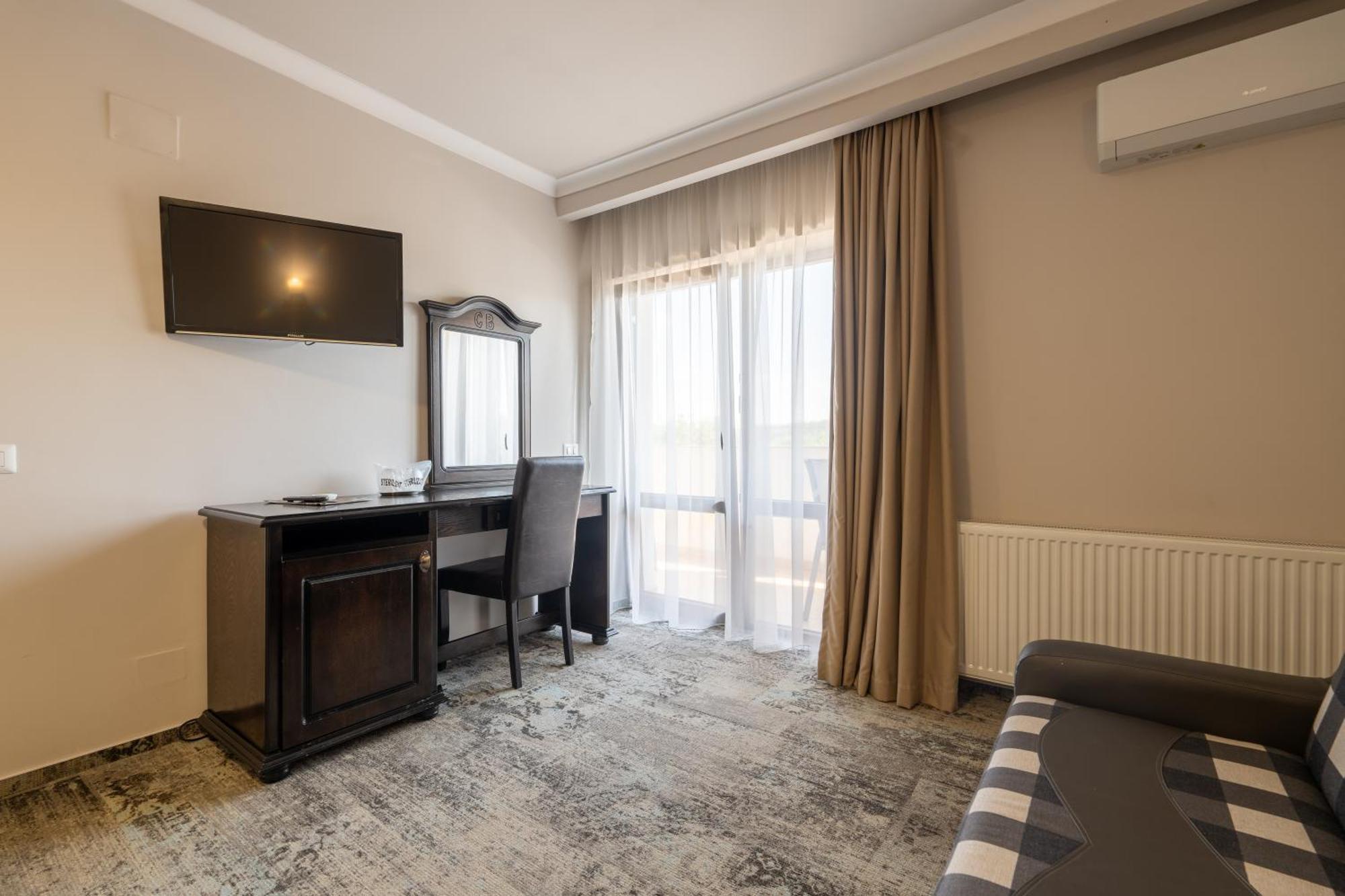 Hotel Curtea Bizantina Suceava Exterior foto