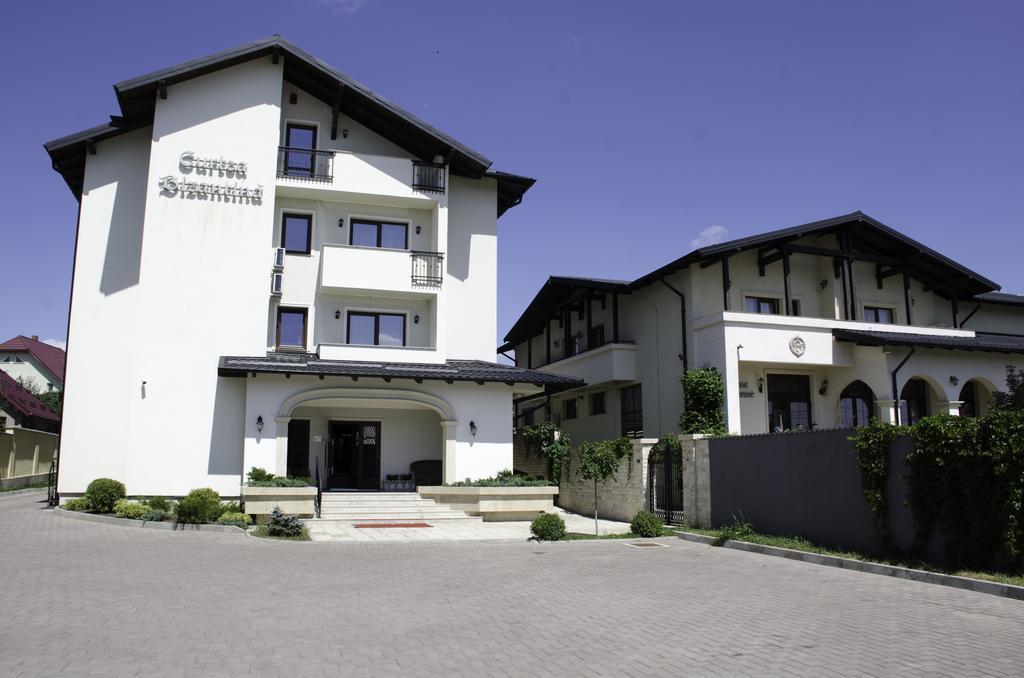 Hotel Curtea Bizantina Suceava Exterior foto